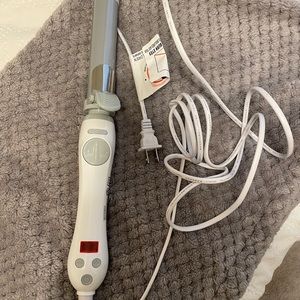 Beachwaver curling iron